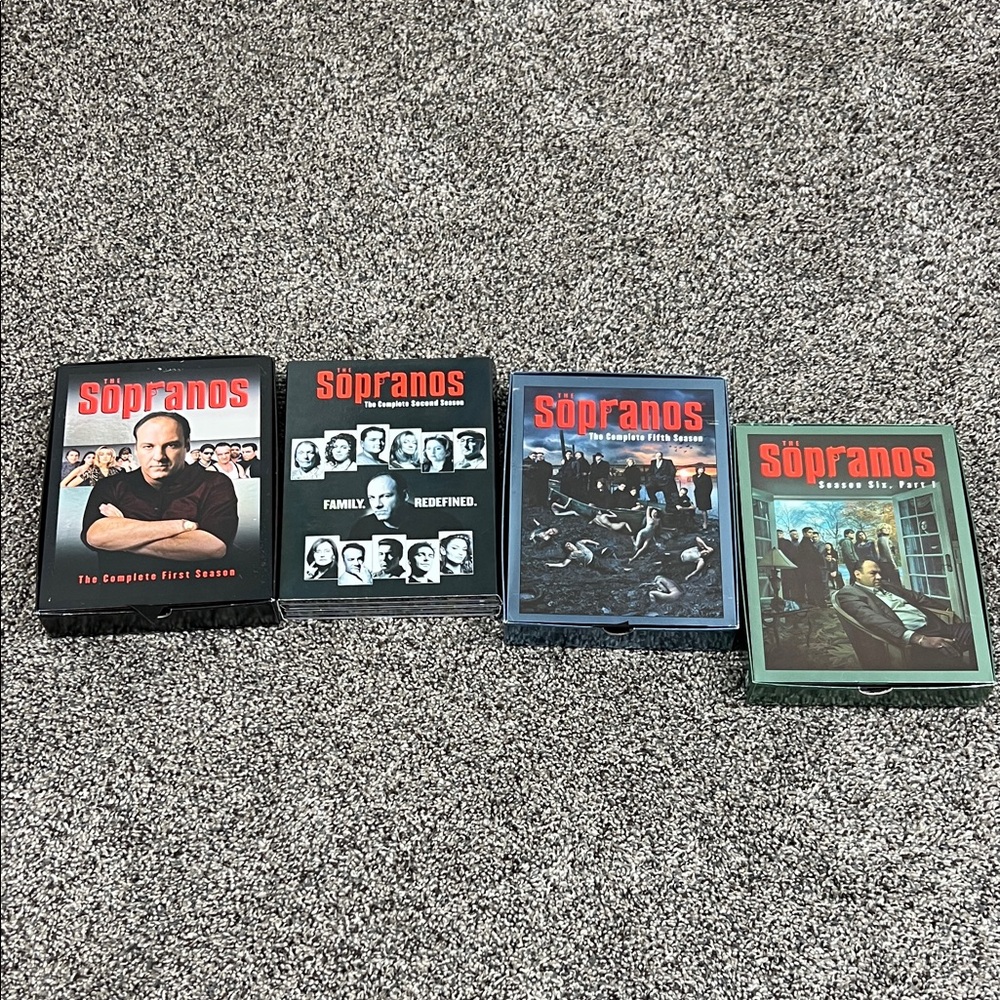 Sapranos Season’s 1,2,5th & 6th. Seasons 
Selling all together for $20